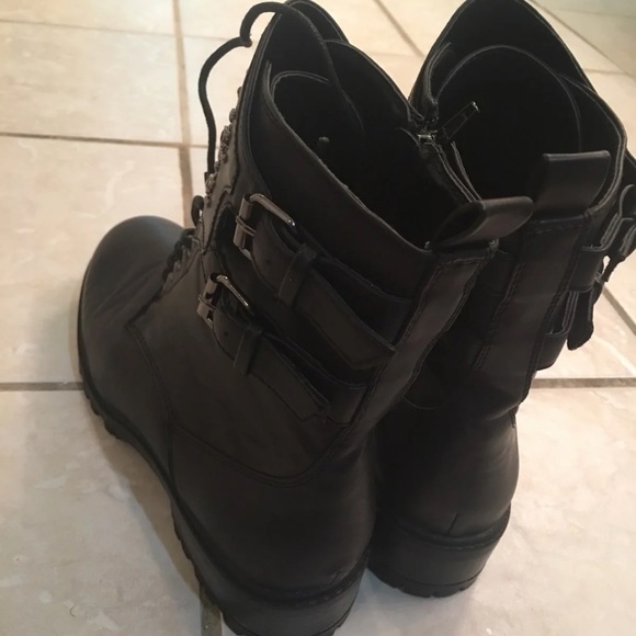 Worn once combat boots - Picture 2 of 3